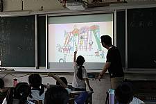 校長入班說故事 遊樂場發生什麼事？