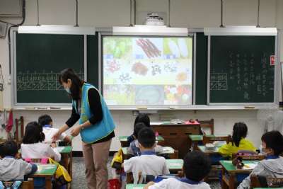 1091020 晨間說故事：繪本-種子笑哈哈