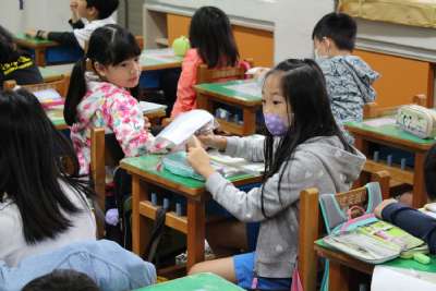1091020 晨間說故事：繪本-種子笑哈哈