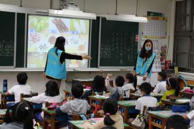 1091020 晨間說故事：繪本-種子笑哈哈
