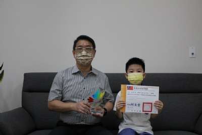 109-2模範生與校長合影