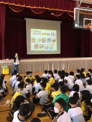 111學年度低年級小樂活健康講座