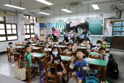 112學年度 小一新生很開心  爸媽請放心 