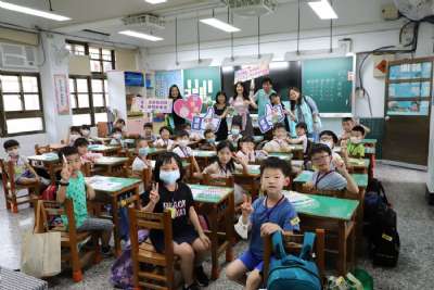 112學年度 小一新生很開心  爸媽請放心 