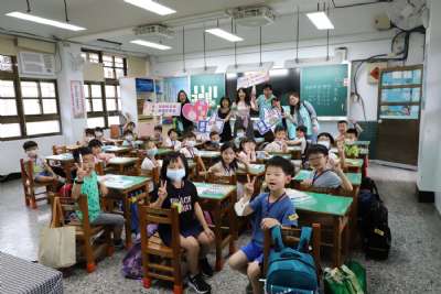 112學年度 小一新生很開心  爸媽請放心 