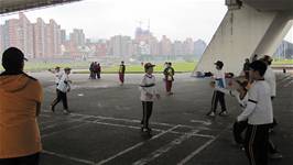 610班榮獲台北市100年度國小樂樂棒球選拔賽六年級組第五名