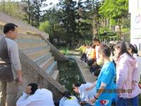 1010323小園丁實務工作-生態池種植物囉