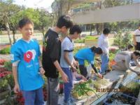 1010323小園丁實務工作-生態池種植物囉