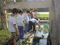1010323小園丁實務工作-生態池種植物囉