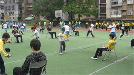 扯鈴與跳繩隊榮獲100學年度北市教育盃民俗體育比賽乙類團體組特優