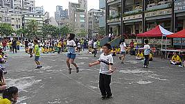 本校扯鈴隊及跳繩隊在102年度青年盃民俗體育錦標賽榮獲佳績