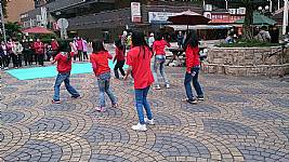 103_1_18_本校社團於成功國宅演出，大成功!