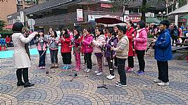 103_1_18_本校社團於成功國宅演出，大成功!