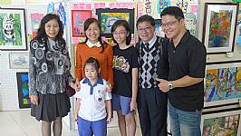 建安國小美術班102學年度畢業暨教學成果展教育局長蒞臨參觀照片1030424