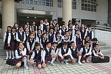 1031022管弦樂團榮獲南區小學音樂比賽第一名，與張校長、呂指揮、鍾後援會長合照