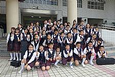 1031022管弦樂團榮獲南區小學音樂比賽第一名，與張校長、呂指揮、鍾後援會長合照