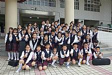 1031022管弦樂團榮獲南區小學音樂比賽第一名，與張校長、呂指揮、鍾後援會長合照