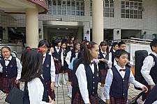 1031022管弦樂團榮獲南區小學音樂比賽第一名，與張校長、呂指揮、鍾後援會長合照