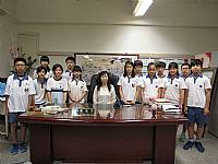 2015/05/25第二學期班級模範生與校長合影