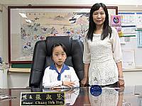 2015/05/25第二學期班級模範生與校長合影