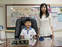 2015/05/25第二學期班級模範生與校長合影