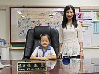 2015/05/25第二學期班級模範生與校長合影