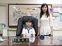 2015/05/25第二學期班級模範生與校長合影