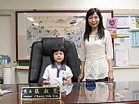 2015/05/25第二學期班級模範生與校長合影