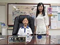 2015/05/25第二學期班級模範生與校長合影