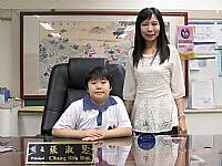 2015/05/25第二學期班級模範生與校長合影