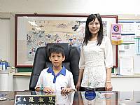 2015/05/25第二學期班級模範生與校長合影