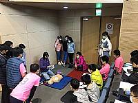 110學年度6年級CPR&AED實作訓練照片